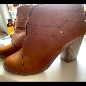 LAUREN CONRAD ANKLE BOOTS